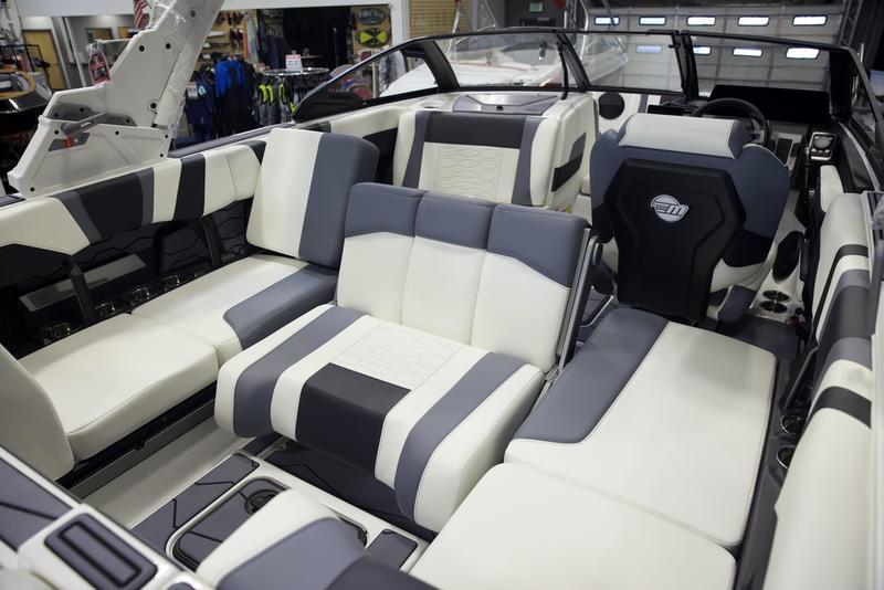 2025 Malibu 22 MXZ