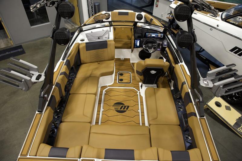 2025 Malibu 22 MXZ