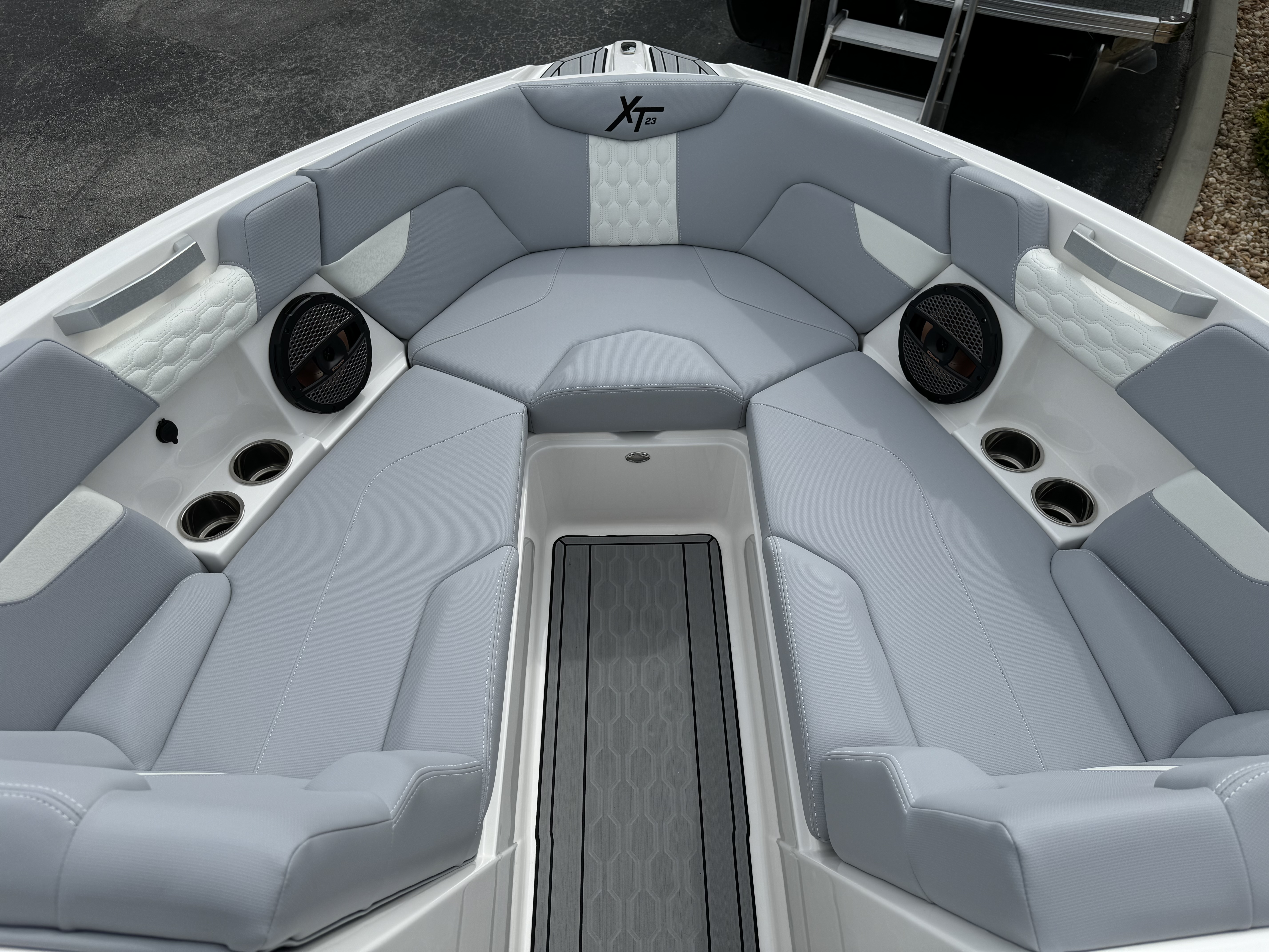 2025 MasterCraft XT23