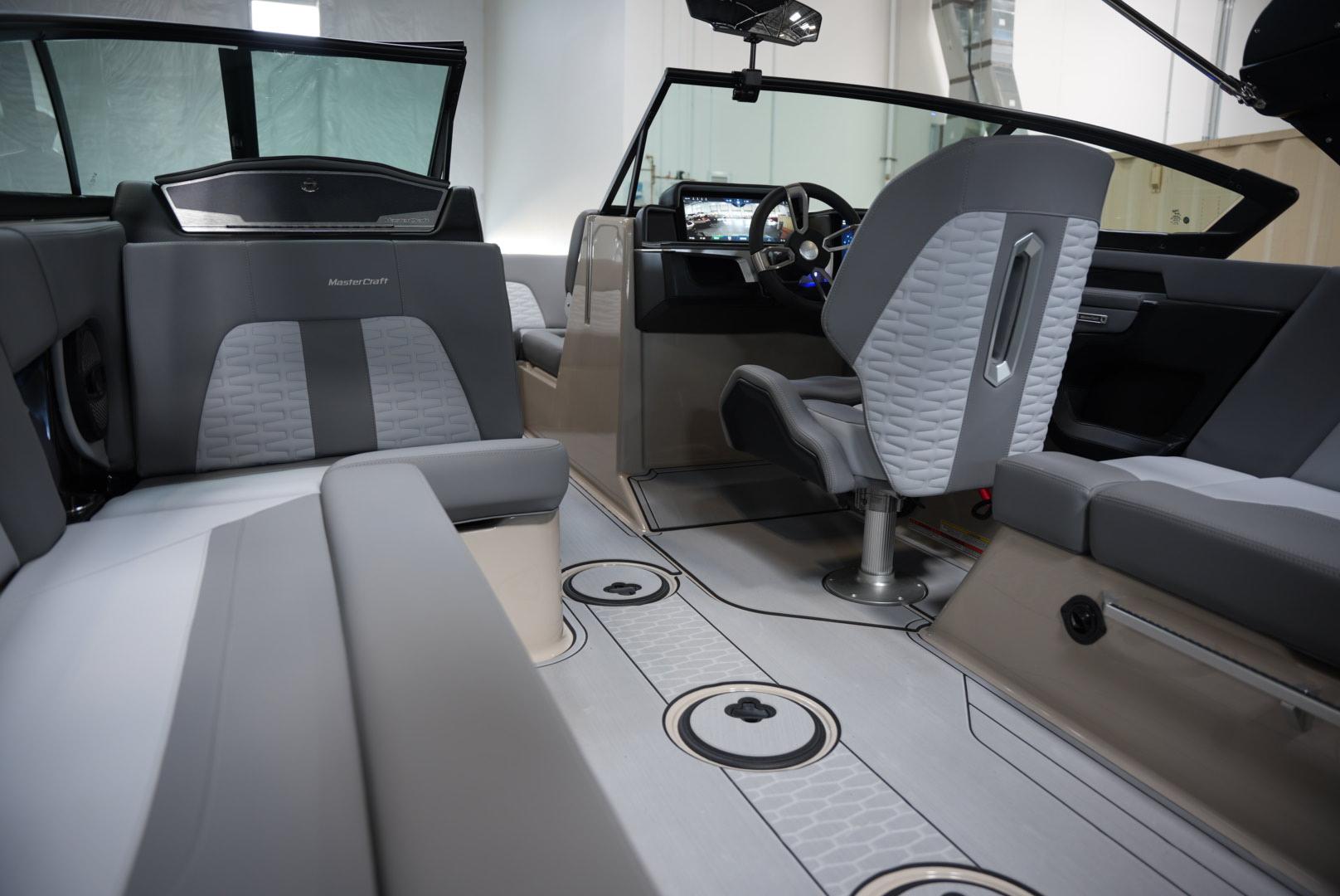 2025 MasterCraft X22 &#8211; NEW ARRIVAL &#8211; BRAND NEW COLOR!