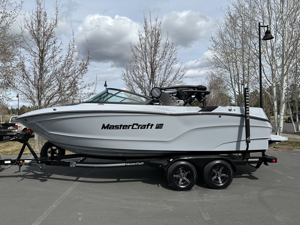 2024 MasterCraft XT22 T