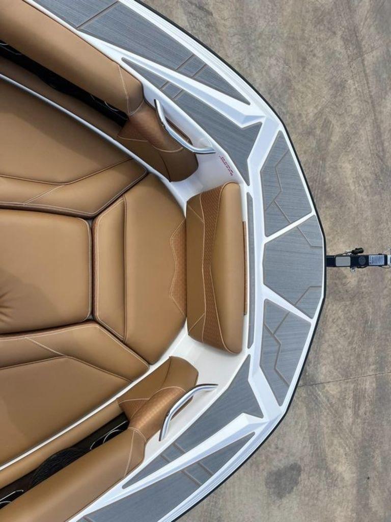 2025 Supreme S220