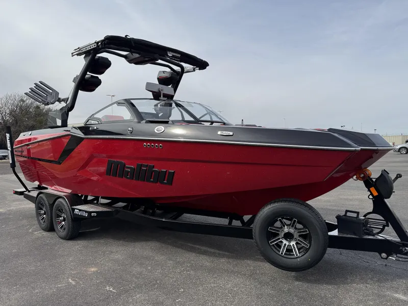 2025 Malibu 24 MXZ