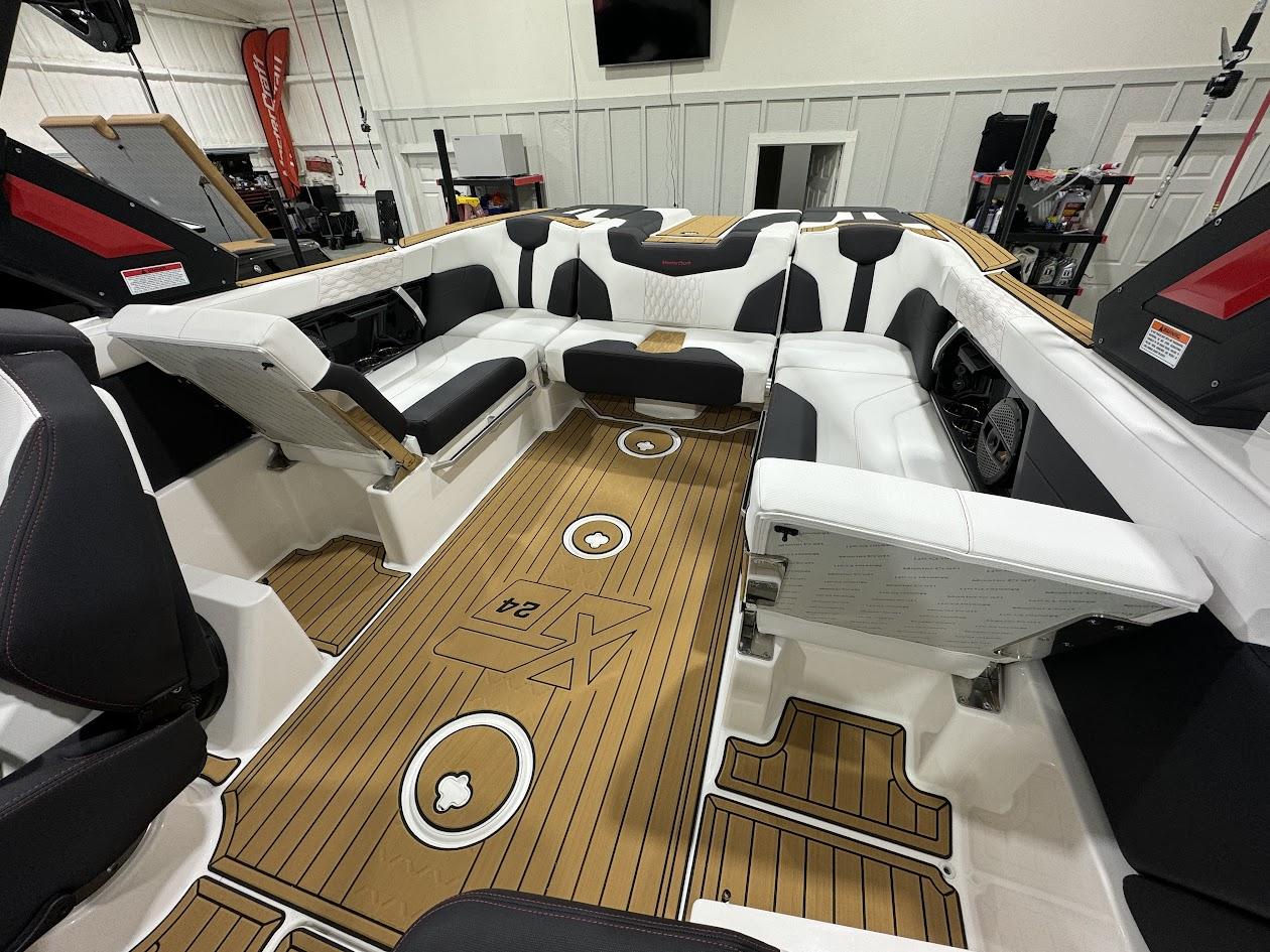 2024 MasterCraft XT24