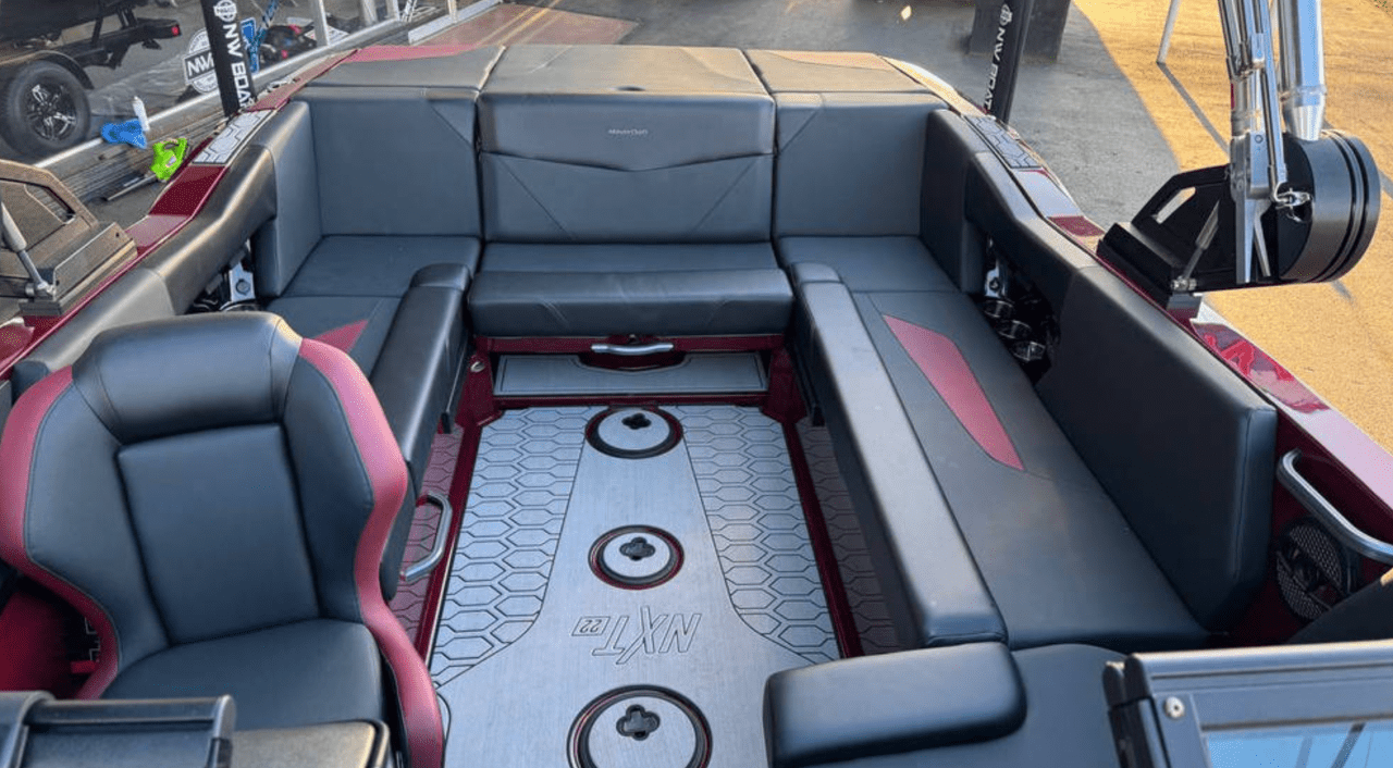 2023 MasterCraft NXT22