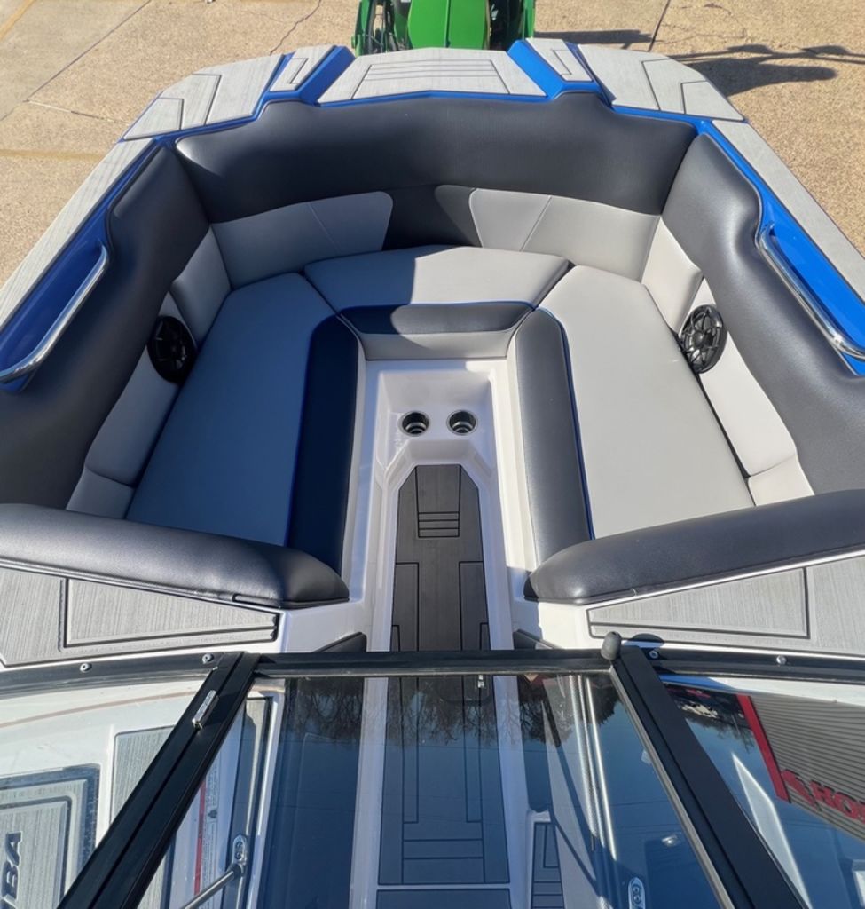 2021 MOOMBA Max