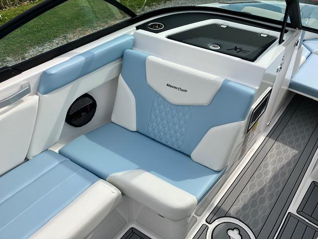2024 MasterCraft XT22T
