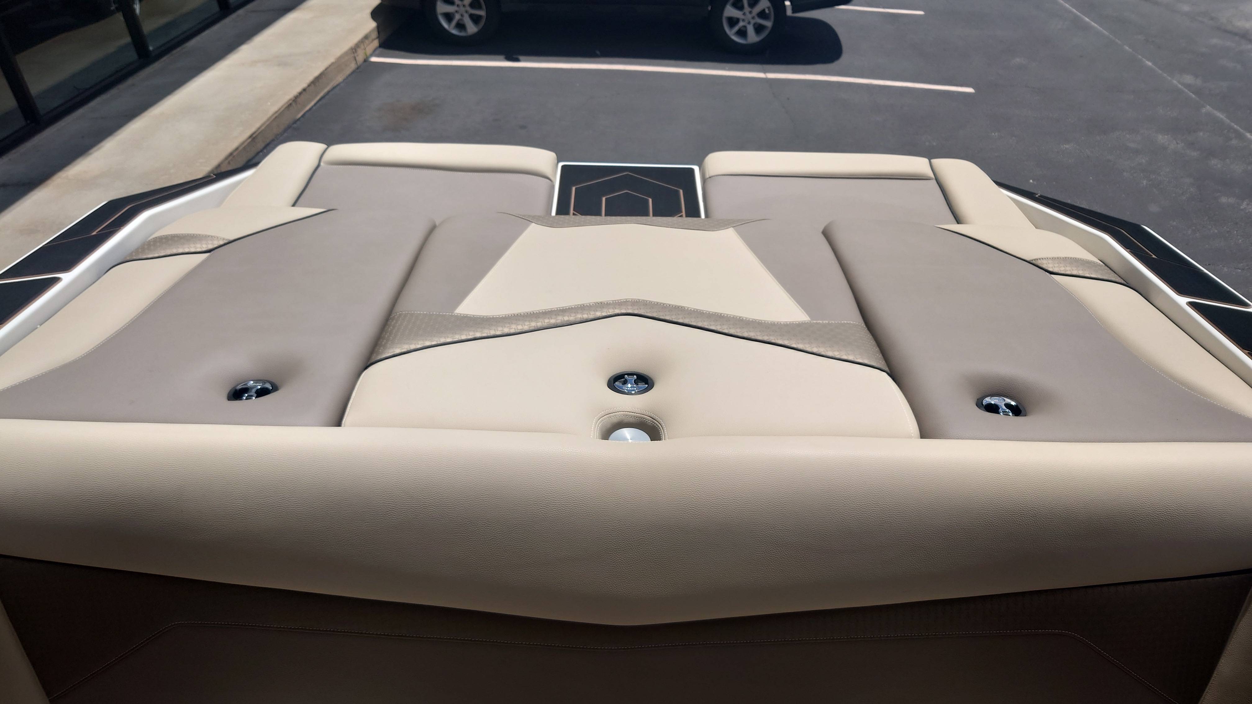 2024 Supreme S220