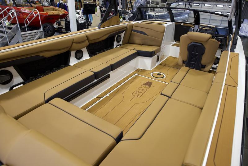 2025 Axis T250