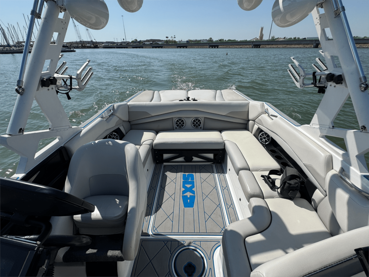 2015 Axis A22