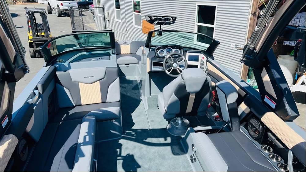 2023 MasterCraft XT22 T