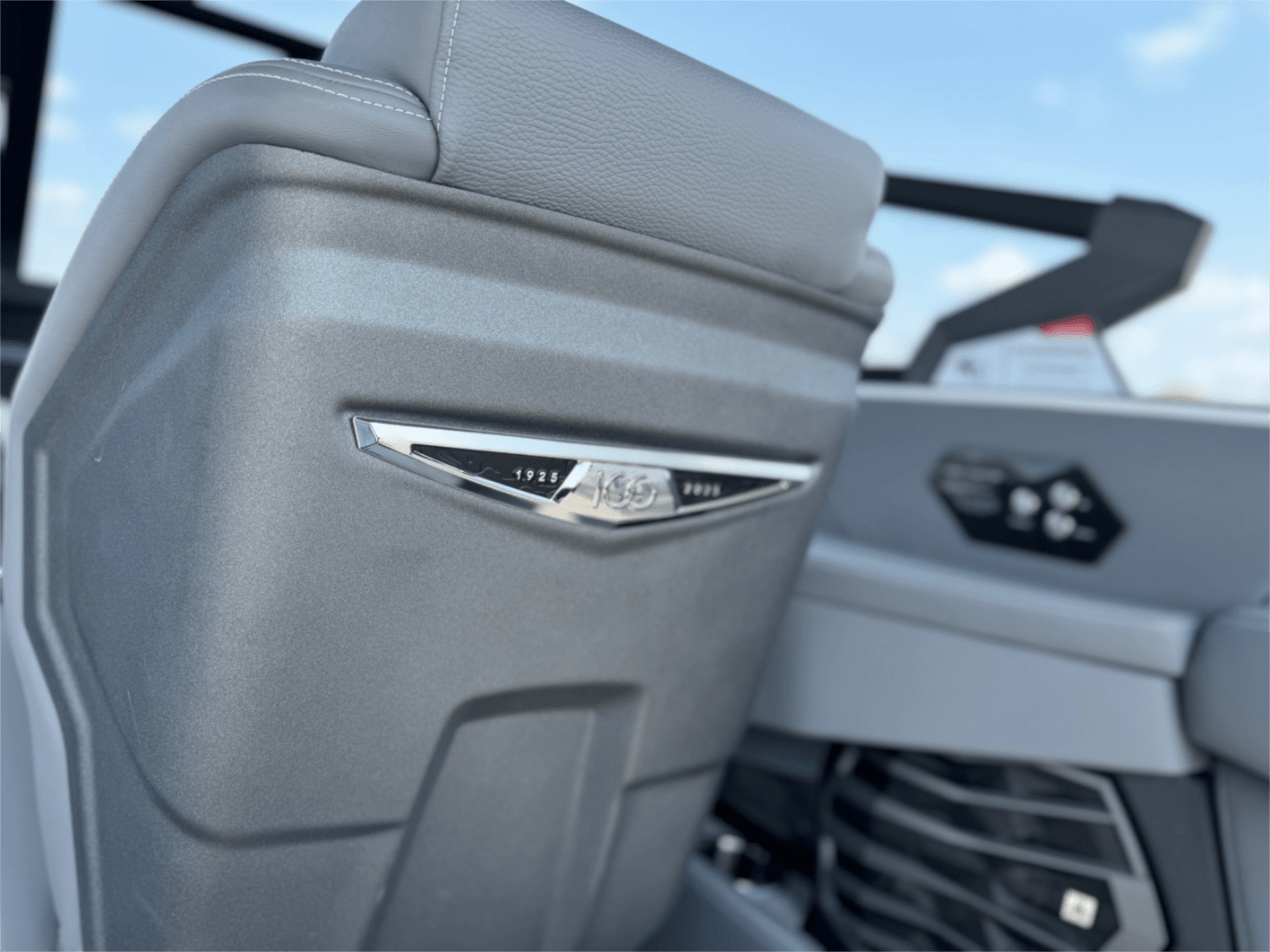 2025 Nautique G23