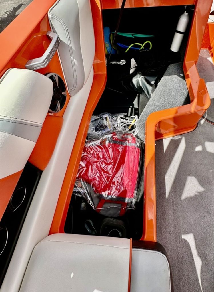 2020 Malibu Boats 21 VLX