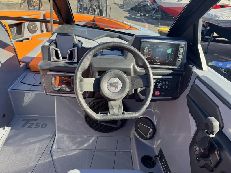 2025 Axis T250
