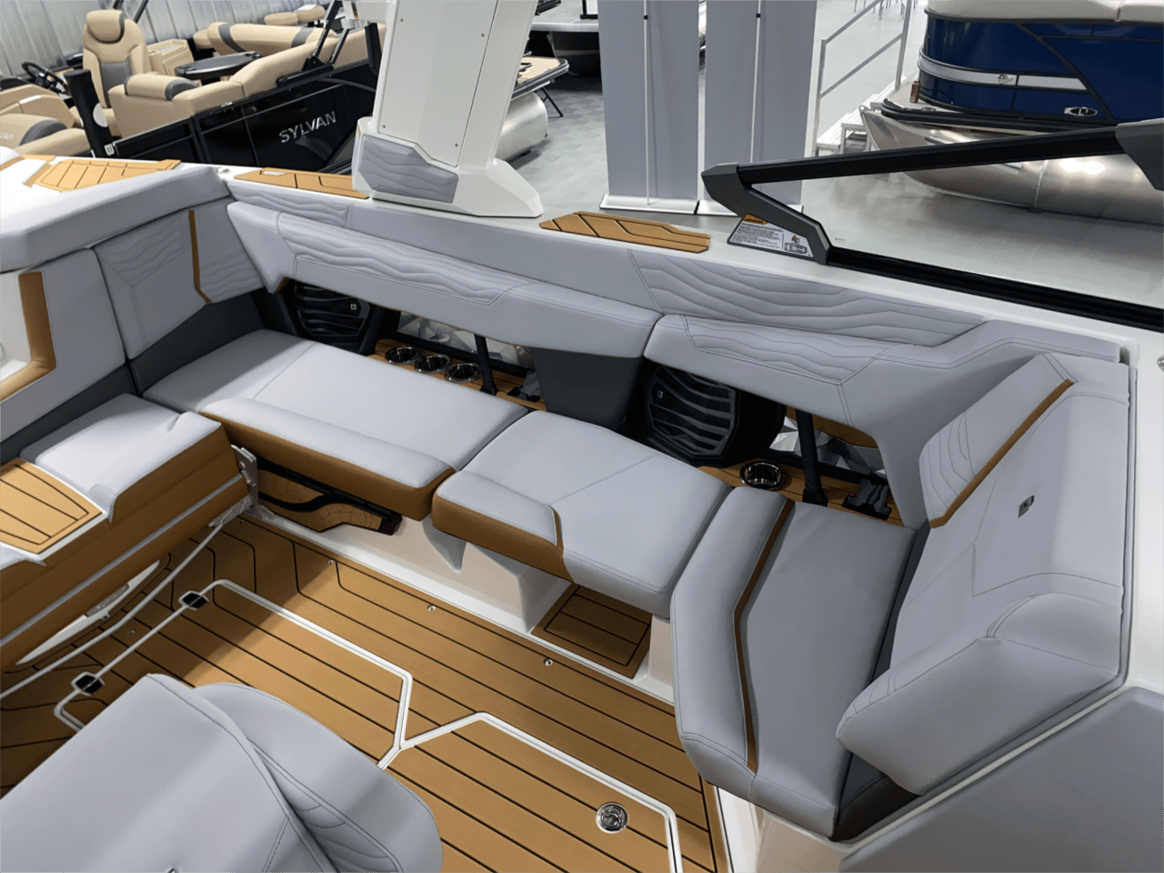 2025 Nautique G23