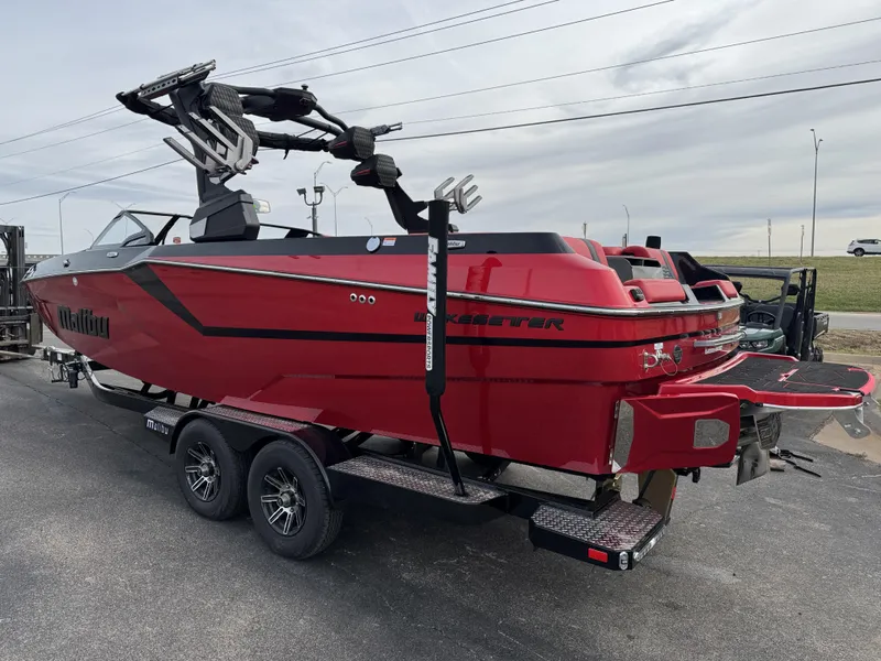 2025 Malibu 24 MXZ