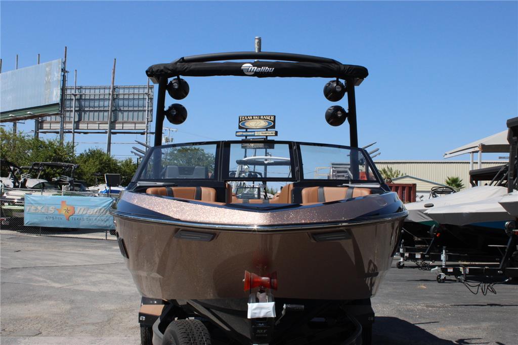 2023 Malibu 22 LSV