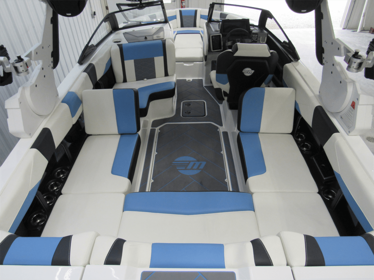 2024 Malibu 23 LSV – 5 Year Warranty Available!