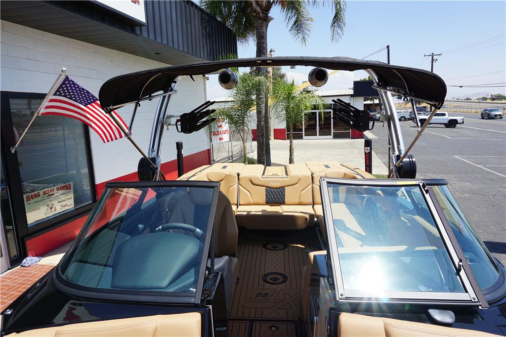 2024 MasterCraft XT22