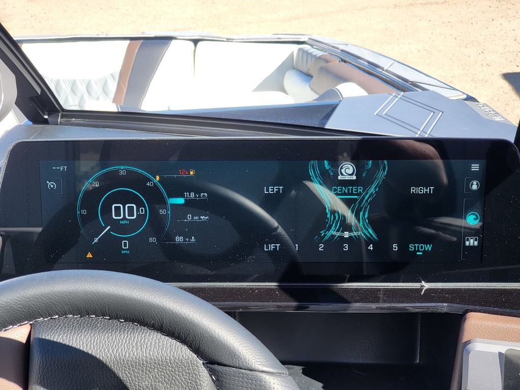 2025 Malibu Boats M230 Icon