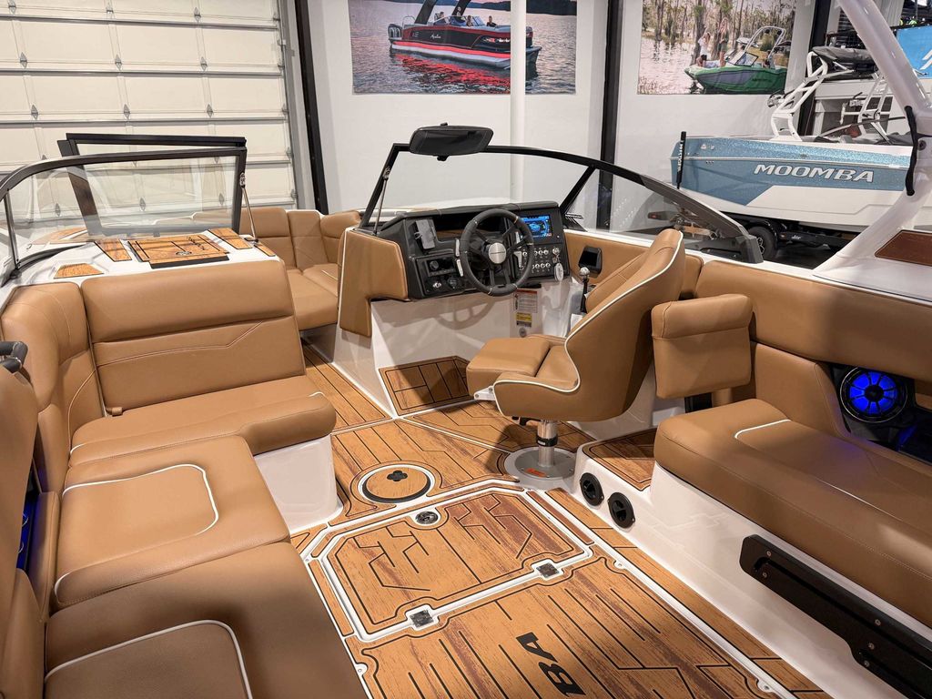2025 MOOMBA Mojo