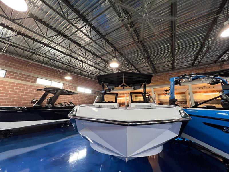New 2023 Nautique G25