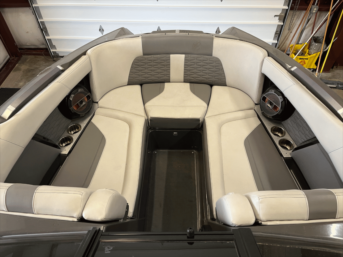2019 MasterCraft X24