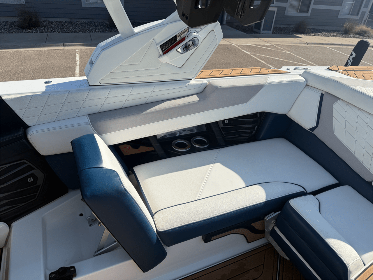 2021 Nautique G23 – Loaded – Spotless