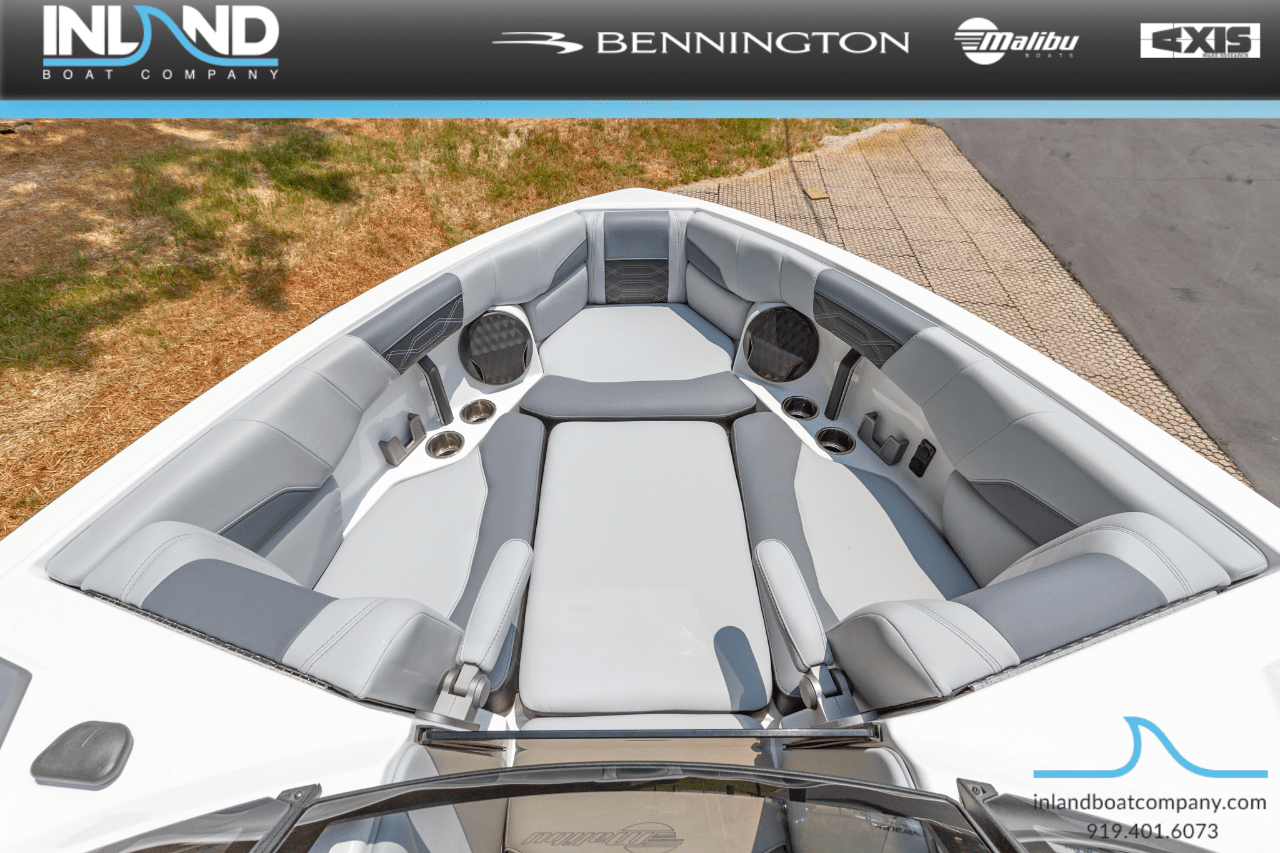 2024 Malibu Boats 25 LSV