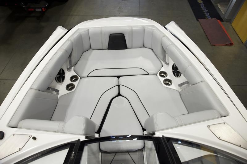 2021 Malibu 21 MLX