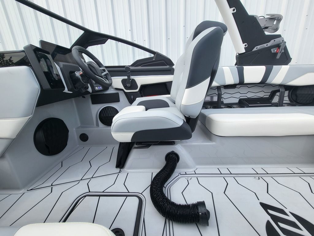 2025 Malibu Boats 22 MXZ