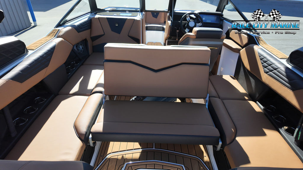 2025 Nautique S21