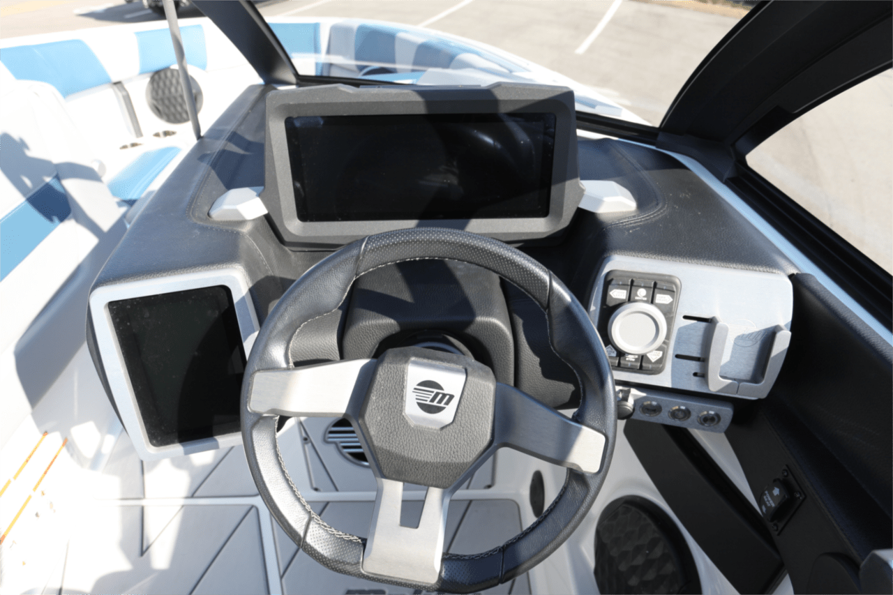 2022 Malibu 23 LSV