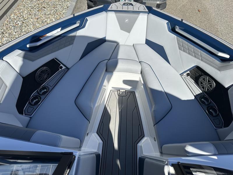 2022 Nautique S23
