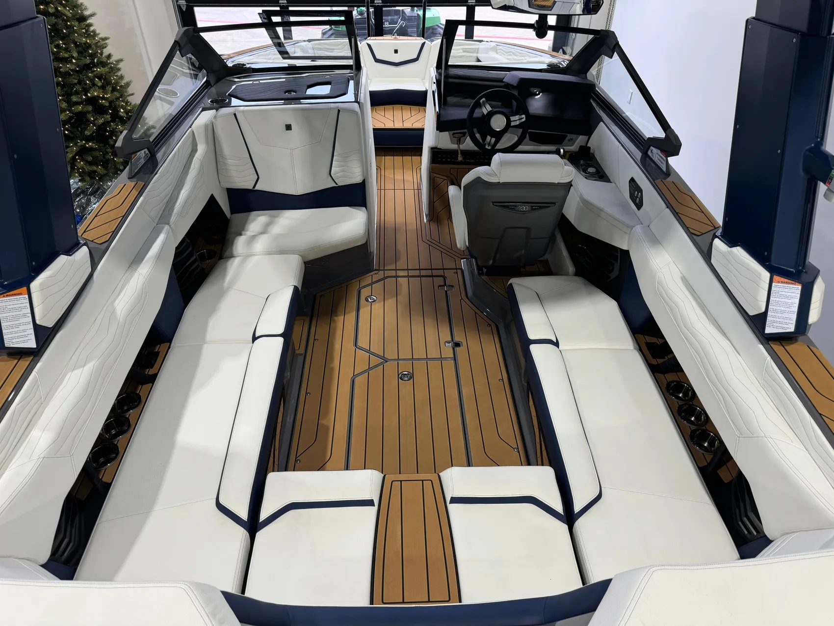2025 Nautique G23q
