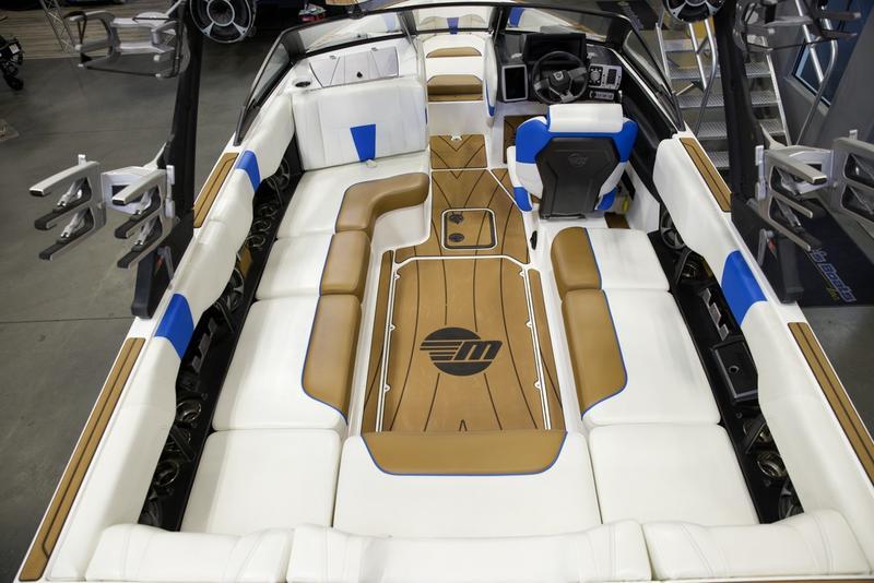 2021 Malibu 23 LSV