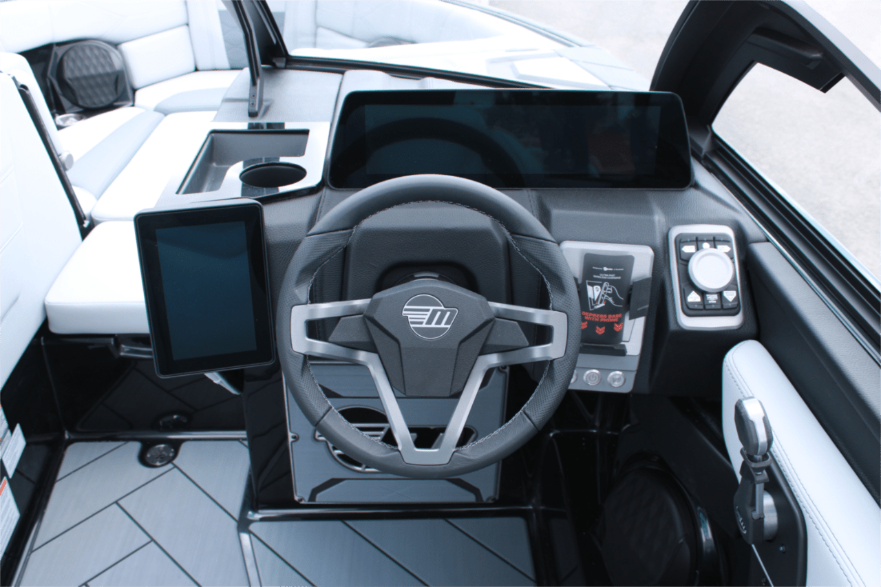 2025 Malibu 23 LSV