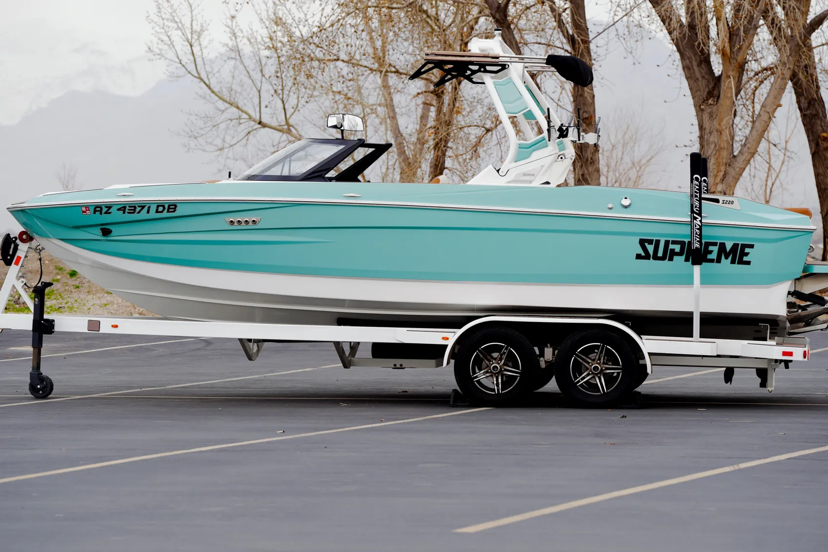 2022 Supreme S220