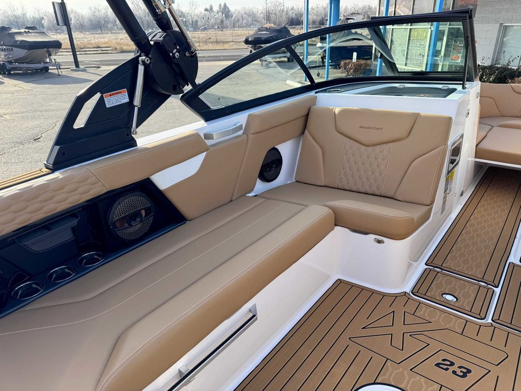 2025 MasterCraft XT23