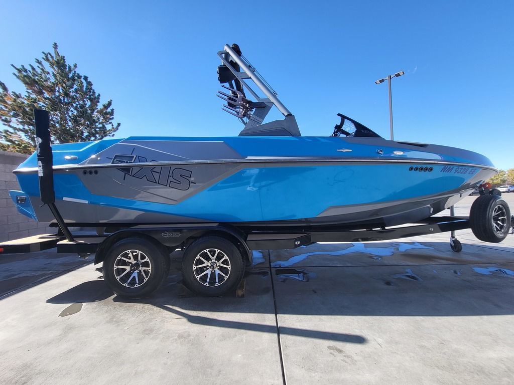 2020 Axis Wake Research T22 Icon
