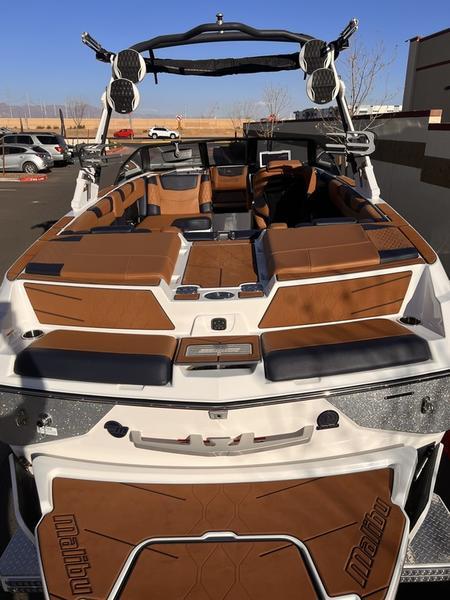 2023 Malibu M220