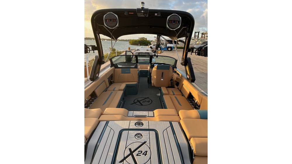 2025 Magnetic blue  Mastercraft X24