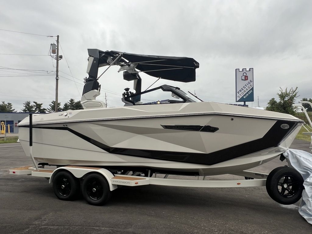 2025 Nautique G21