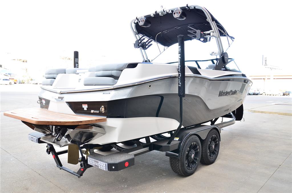 2022 MasterCraft XT24 -JUST 47 HOURS! Transferrable Warranty! LOADED!