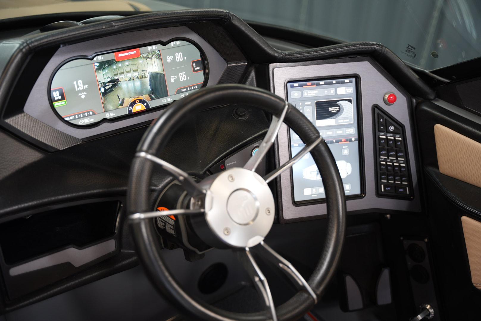 2023 MasterCraft XstarS 6.2L Supercharged &#8211; only 185 hours!