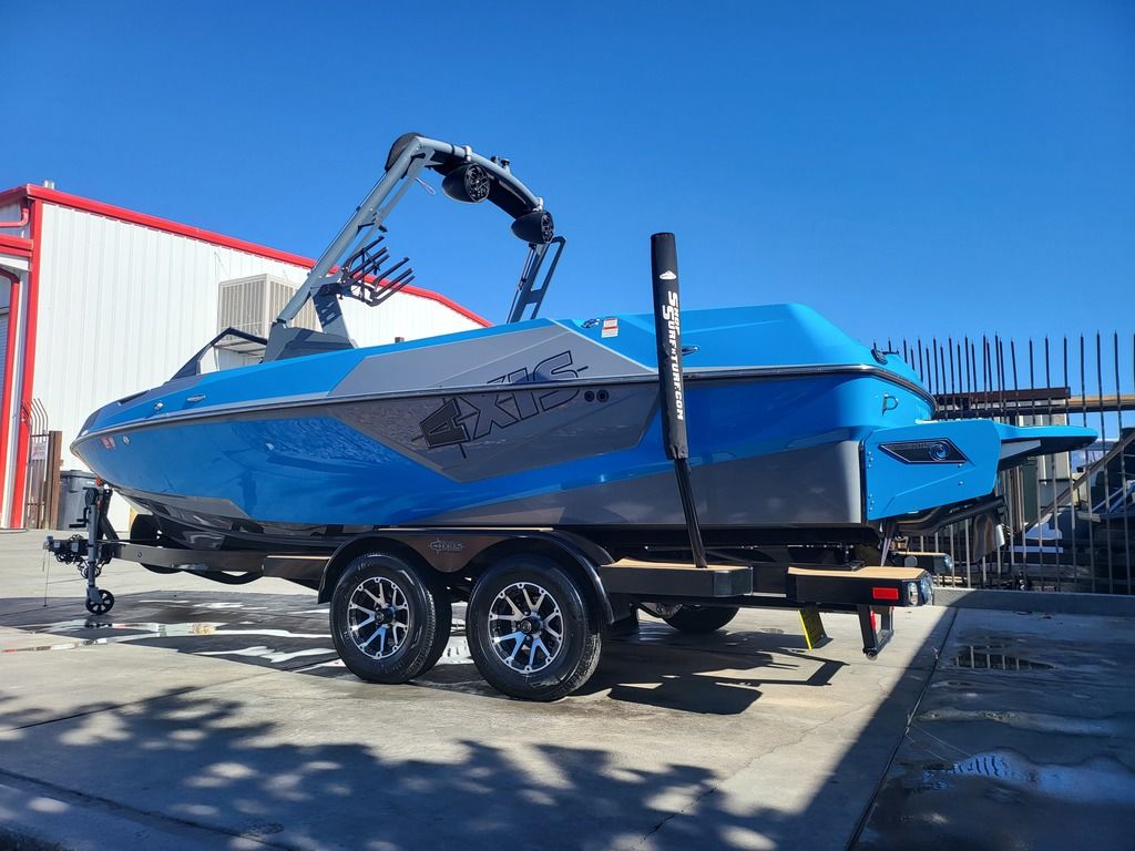 2020 Axis Wake Research T22 Icon