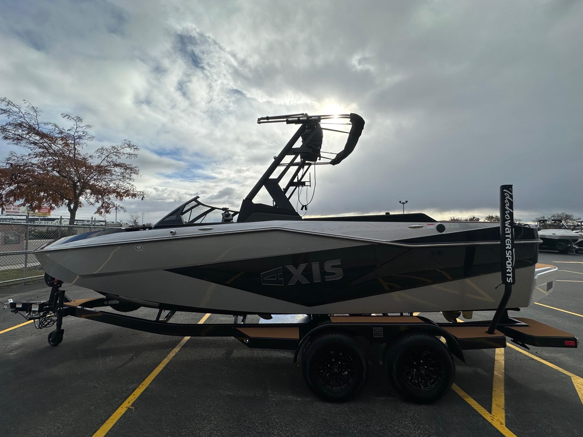 boat.Title