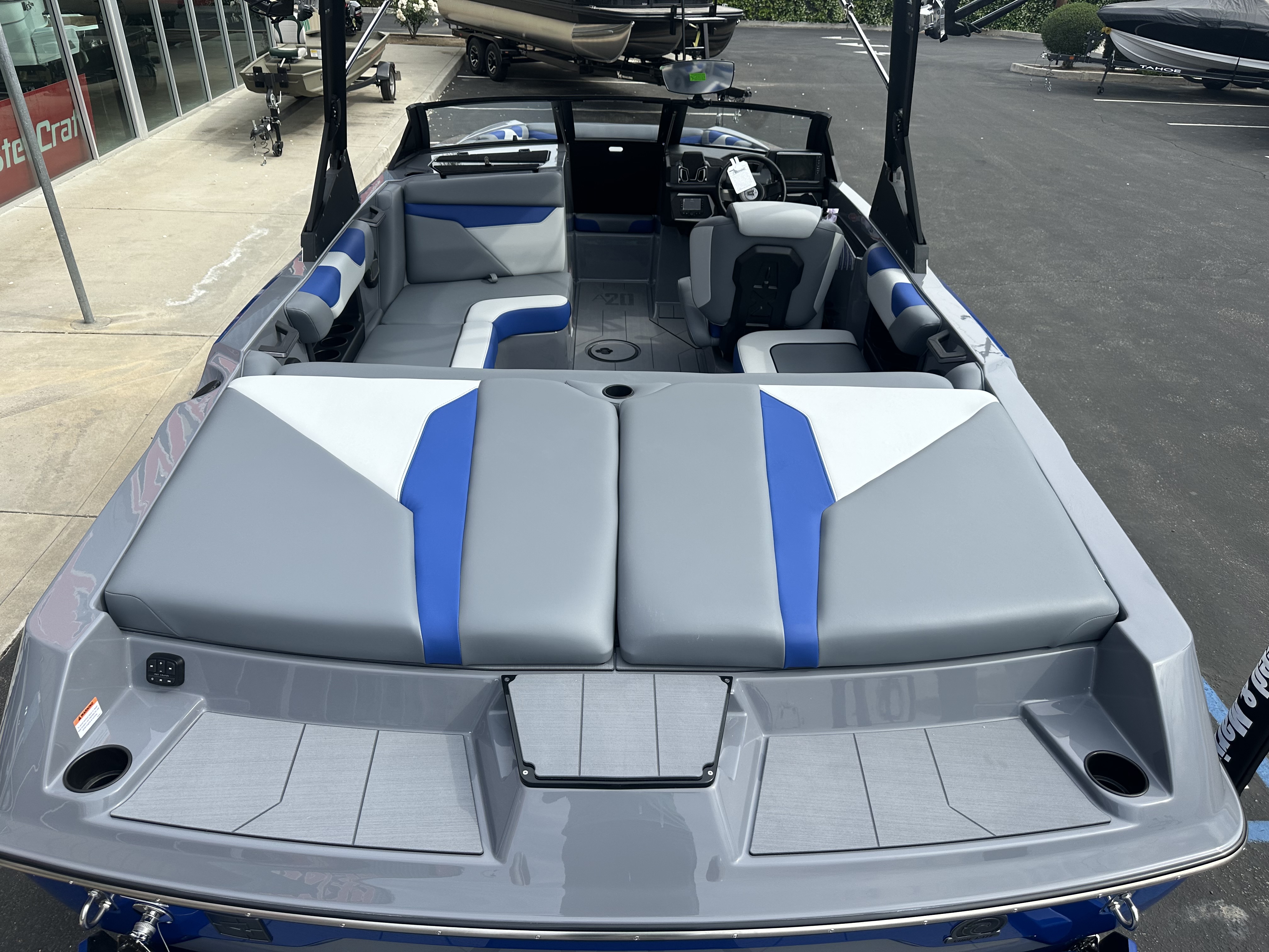 2025 Axis A20