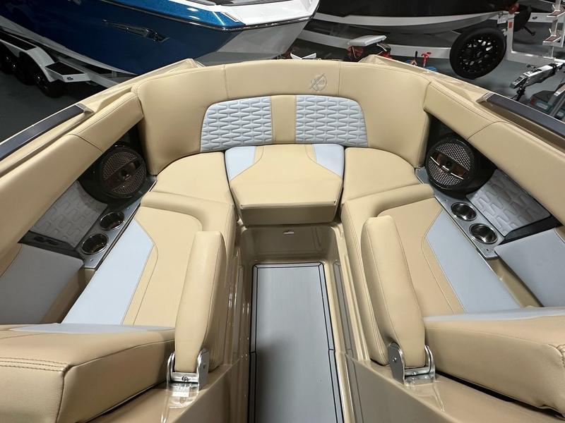 New 2024 MasterCraft X22
