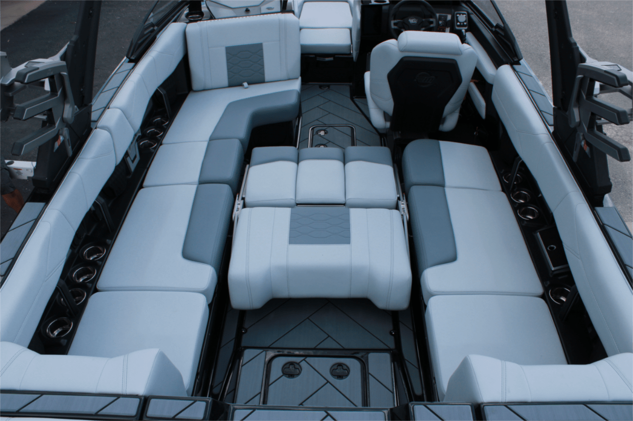 2025 Malibu 23 LSV